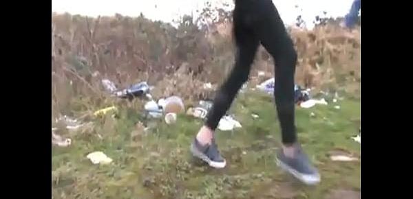  Girls Pissing In Field